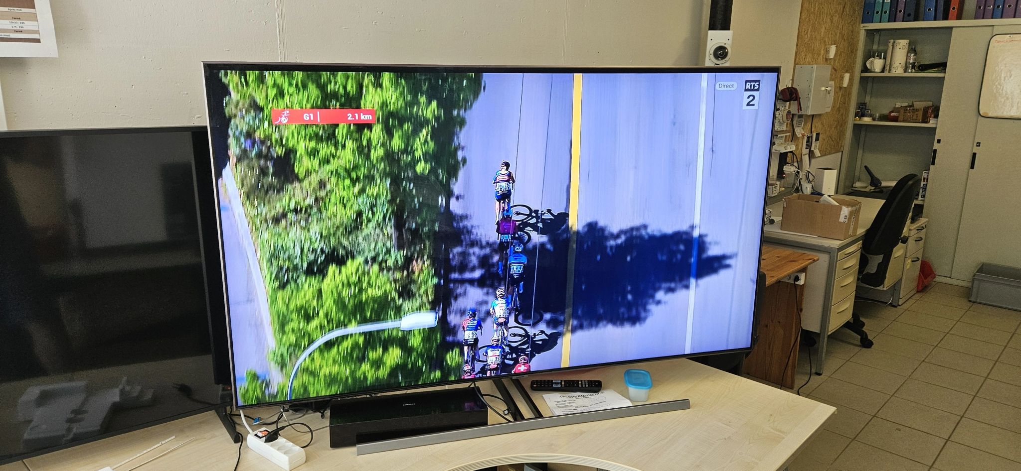 Photo d'une télévision Samsung QE65Q85RATXZG que nous avons réparée