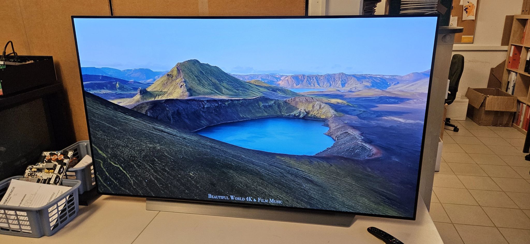 Photo d'une télévision OLED LG OLED65BX6LB que nous avons réparée