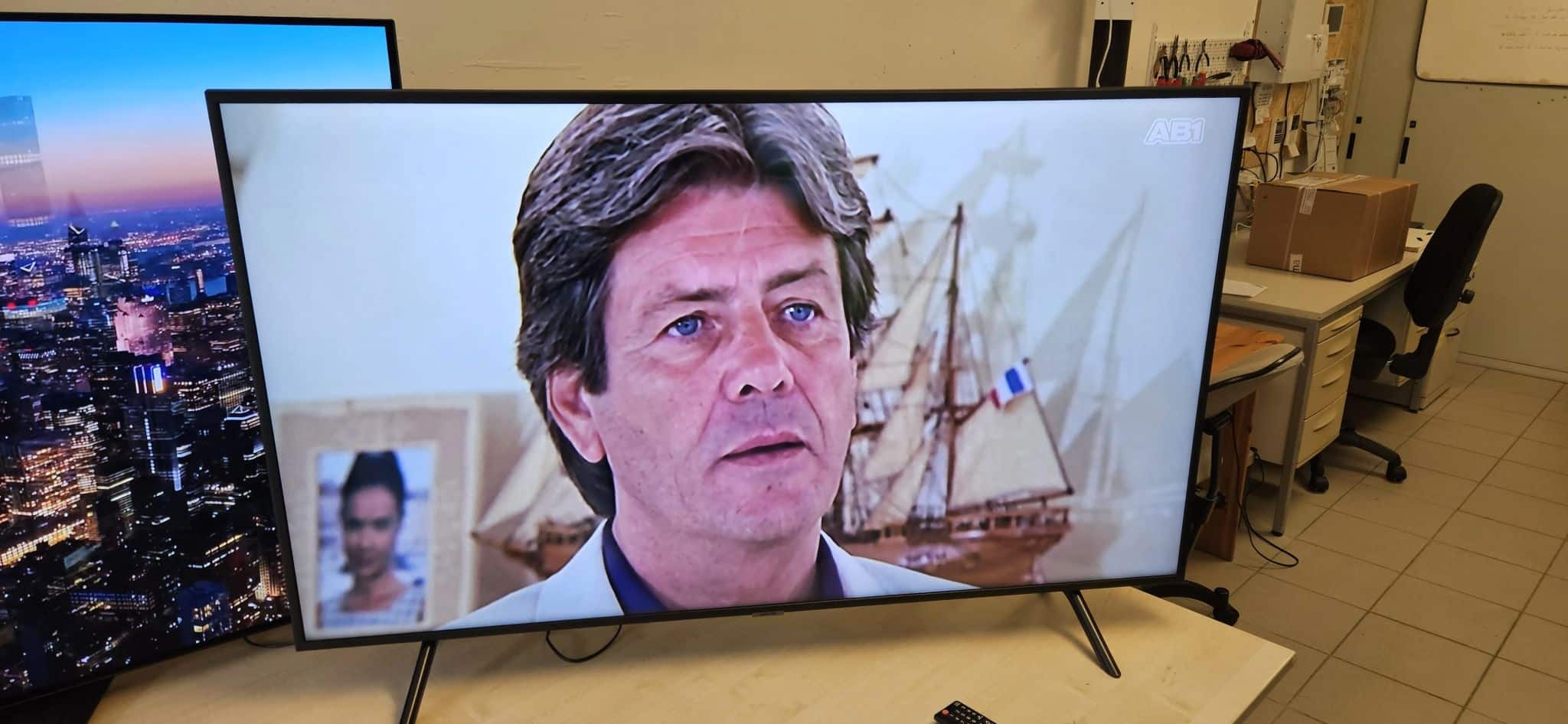 Photo d'une télévision Samsung UE55RU7170 que nous avons réparée
