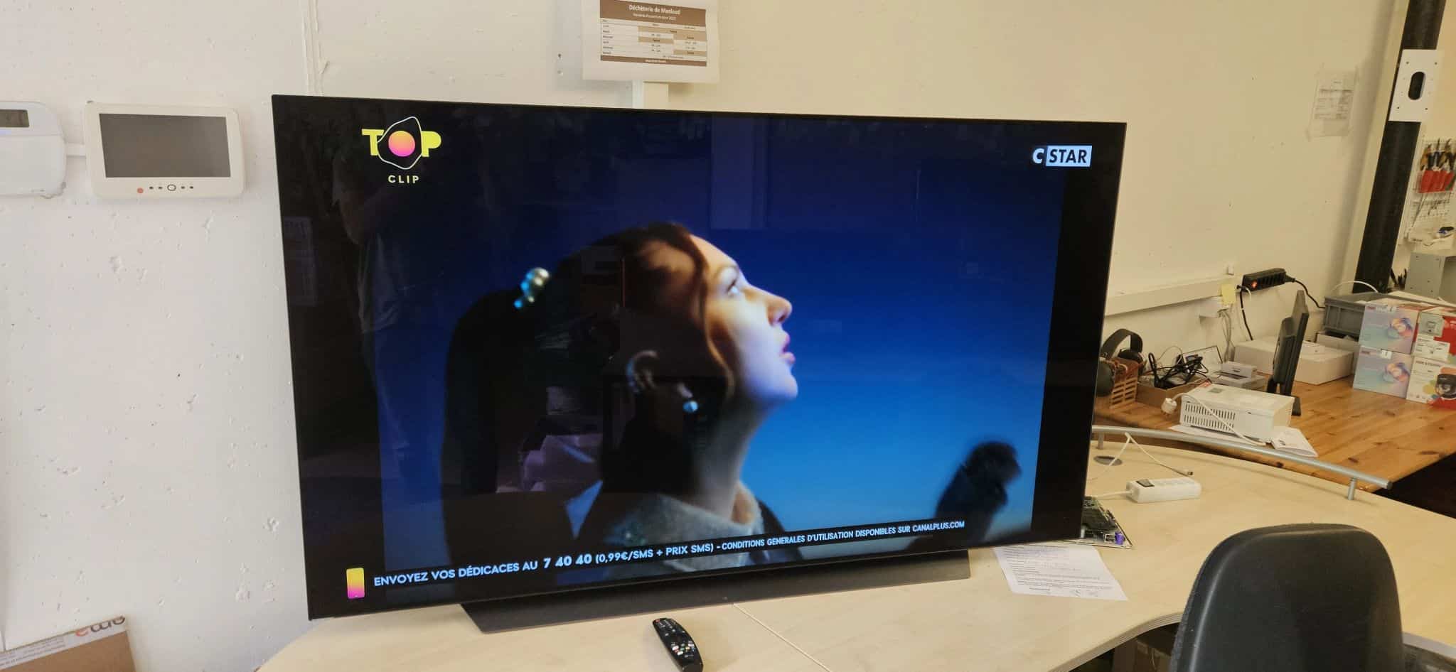Photo d'une télévision LG OLED65CX6LA que nous avons réparée