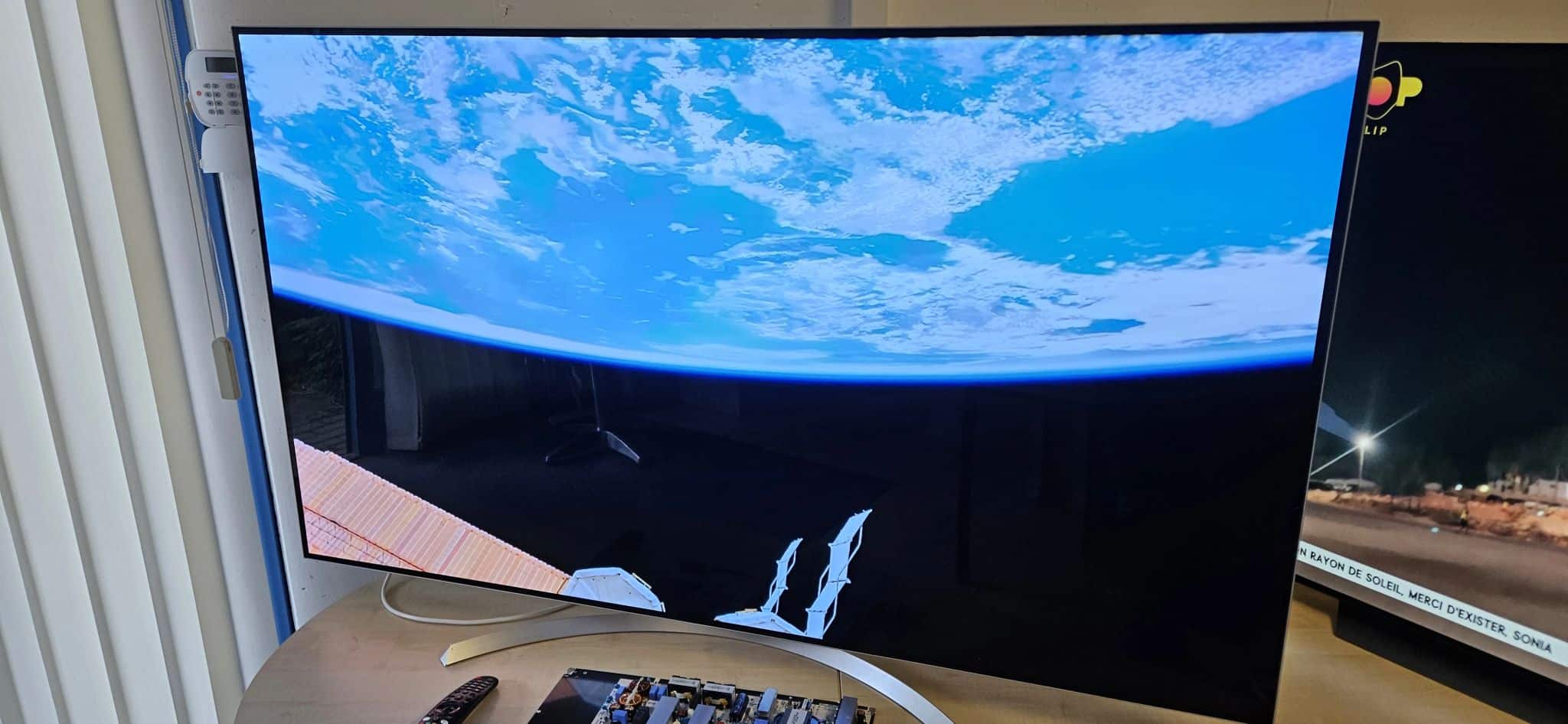 Photo d'une télévision OLED LG OLED65B7V que nous avons réparée