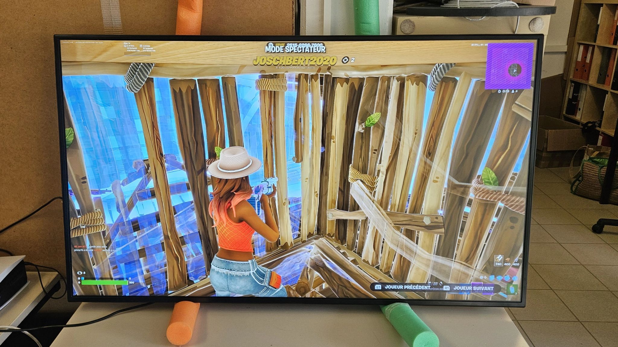 Phooto d'un écran professionnel Panasonic TH-55SQ1W que nous avons réparé