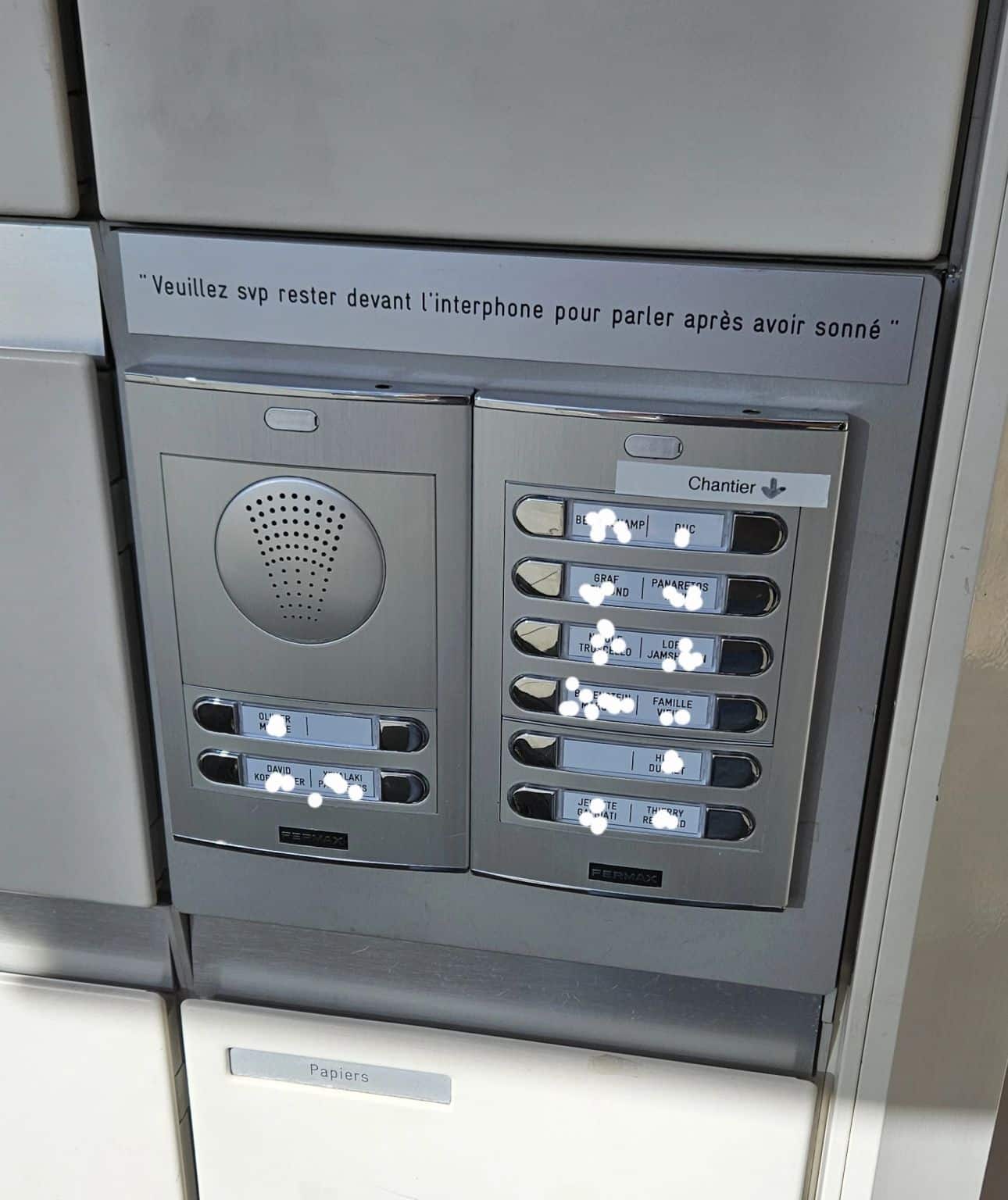 Photos de plaquettes d'interphones