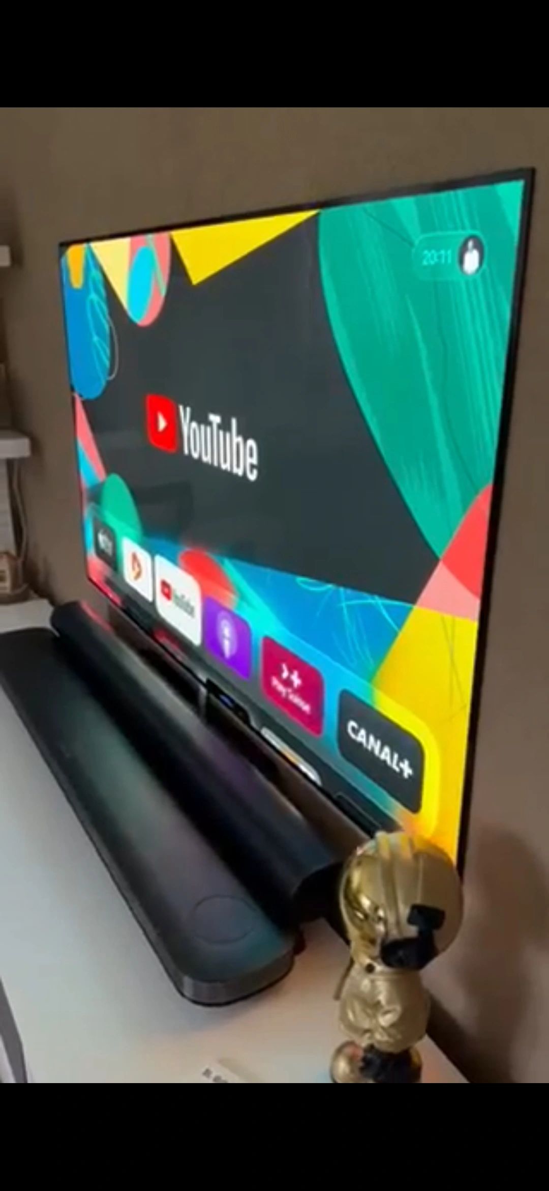 Photo d'une télévision OLED LG signature OLED65W7V que nous avons réparée